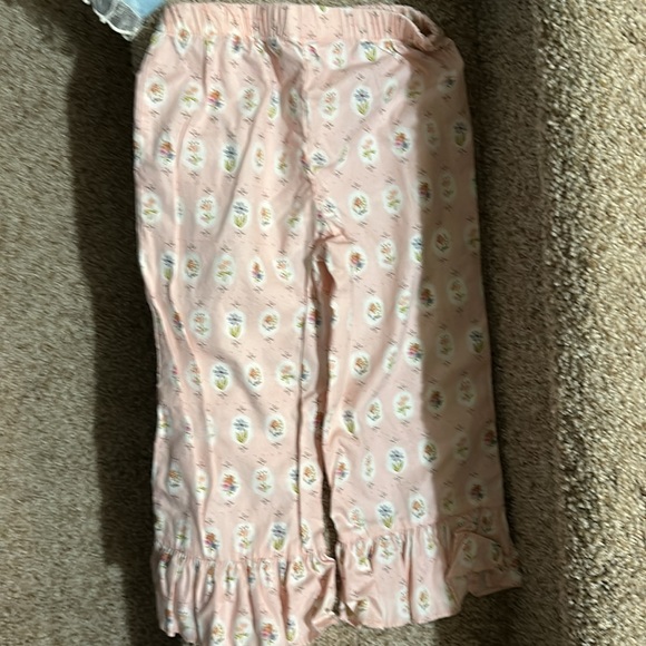 RicRac & Ruffles outfit - Picture 5 of 6